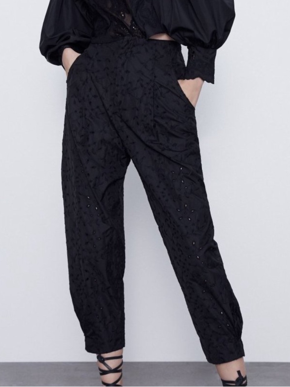 Zara Black Eyelet Cropped Jogger Style Pants Medium